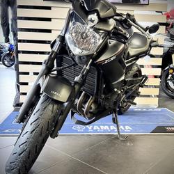 Yamaha XJ6  Saint-Genis-Pouilly