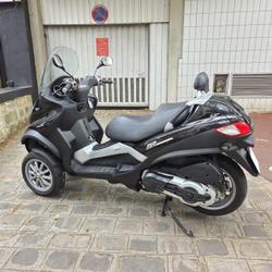 Piaggio MP3  Issy-les-Moulineaux