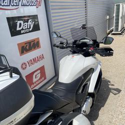 Honda VFR  Varennes-l&egrave;s-M&acirc;con