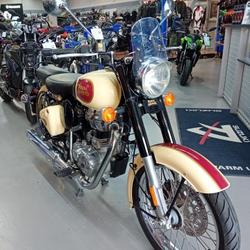Royal-Enfield Classic  Compi&egrave;gne