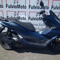 Honda PCX  Arles