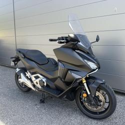 Honda Forza  Saint-Martin-d'H&egrave;res
