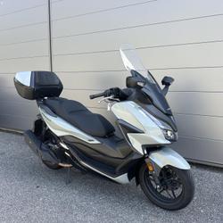 Honda Forza  Saint-Martin-d'H&egrave;res
