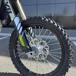 Triumph autres  Rochefort-du-Gard