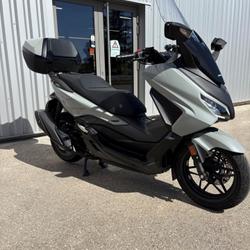 Honda Forza  Saint-Clair