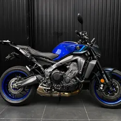 Yamaha MT09  Saint-Thibault-des-Vignes