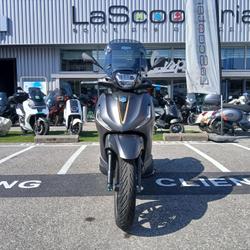 Piaggio Beverly  Saint-Martin-d'H&egrave;res