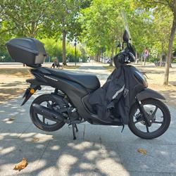Honda Vision  Paris 14e Arrondissement