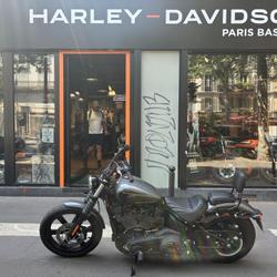 Harley Davidson Street bob  Paris 11e Arrondissement