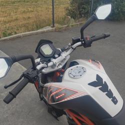 KTM 390 Duke  Tr&eacute;gueux