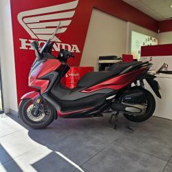Honda Forza  &Eacute;tupes