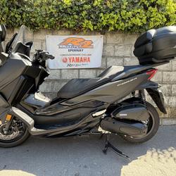 Honda Forza  &Eacute;pernay