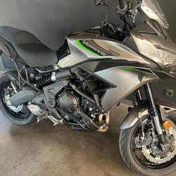 Kawasaki Versys 650  Saint-Germain-Laprade