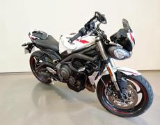 Triumph Street Pressigny-les-Pins