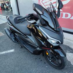 Honda Forza  N&icirc;mes