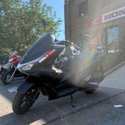 Honda PCX  Chambourcy