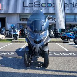Piaggio MP3  Saint-Martin-d'H&egrave;res