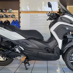Yamaha Tricity  B&eacute;ziers