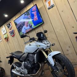 Honda Hornet  Chambourcy