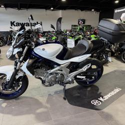 Suzuki Gladius  N&icirc;mes