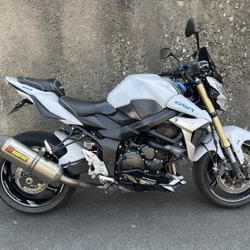Suzuki GSR 750  Albi