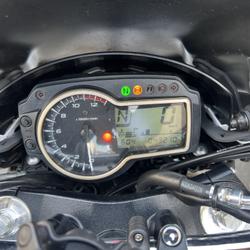 Suzuki GSR 750  Albi