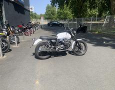 Guzzi V7 Saintes