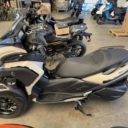 Yamaha Tricity  Saint-Germain-Laprade