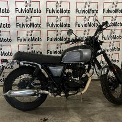 Brixton BX 125  Arles