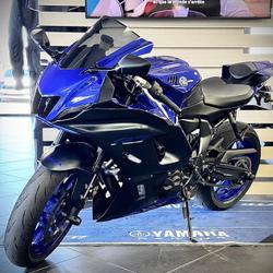 Yamaha YZF R7  Saint-Genis-Pouilly
