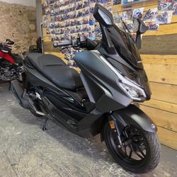 Honda Forza occasion - Marseille 6e Arrondissement - photo 2/5