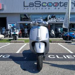 Vespa GTS  Saint-Martin-d'H&egrave;res