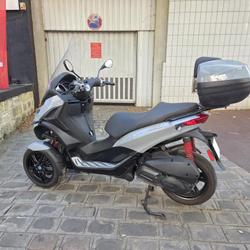 Piaggio MP3  Issy-les-Moulineaux