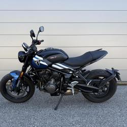 Triumph Trident  Saint-Martin-d'H&egrave;res