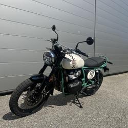 Royal-Enfield Interceptor  Saint-Martin-d'H&egrave;res