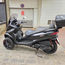 Piaggio MP3  Issy-les-Moulineaux