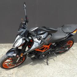 KTM 390 Duke  Villeneuve-Saint-Georges