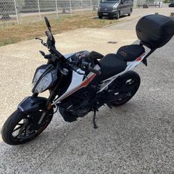 KTM 390 Duke  Varennes-l&egrave;s-M&acirc;con