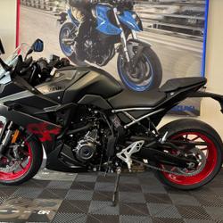 Suzuki GSX  Saint-Thibault-des-Vignes