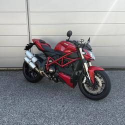 Ducati Streetfighter  Saint-Martin-d'H&egrave;res