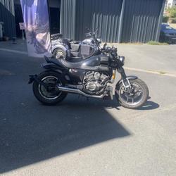 Hyosung GV 125  Saintes
