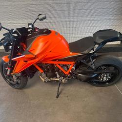 KTM Super Duke  Saint-Germain-Laprade