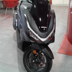 Honda PCX  Champigny-sur-Marne
