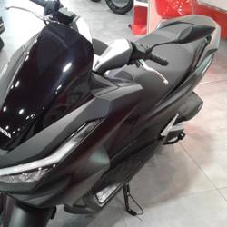 Honda PCX  Champigny-sur-Marne