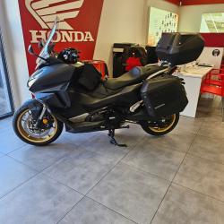 Honda Forza  &Eacute;tupes