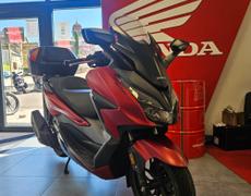 Honda Forza Étupes