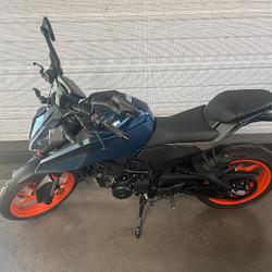 KTM Duke  Saint-Germain-Laprade