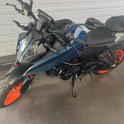 KTM Duke  Saint-Germain-Laprade