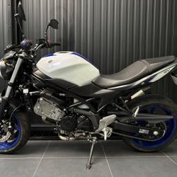 Suzuki SV  Saint-Thibault-des-Vignes