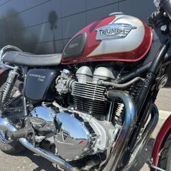 Triumph Bonneville  Rochefort-du-Gard